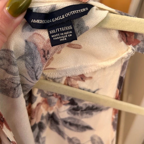 AMERICAN EAGLE - floral top - Picture 2 of 2